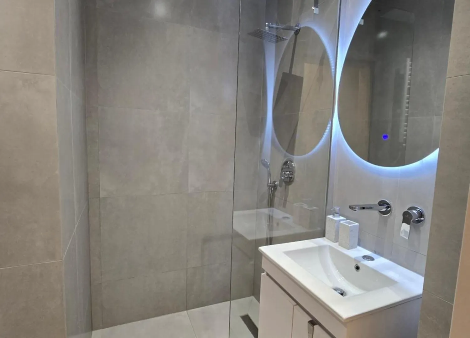 Luxe Haven Suites 1 Soluň 0*,